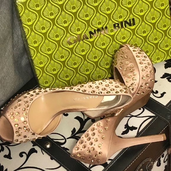Gianni Bini Shoes - 🌿Gianni Bini heels 👠🌿